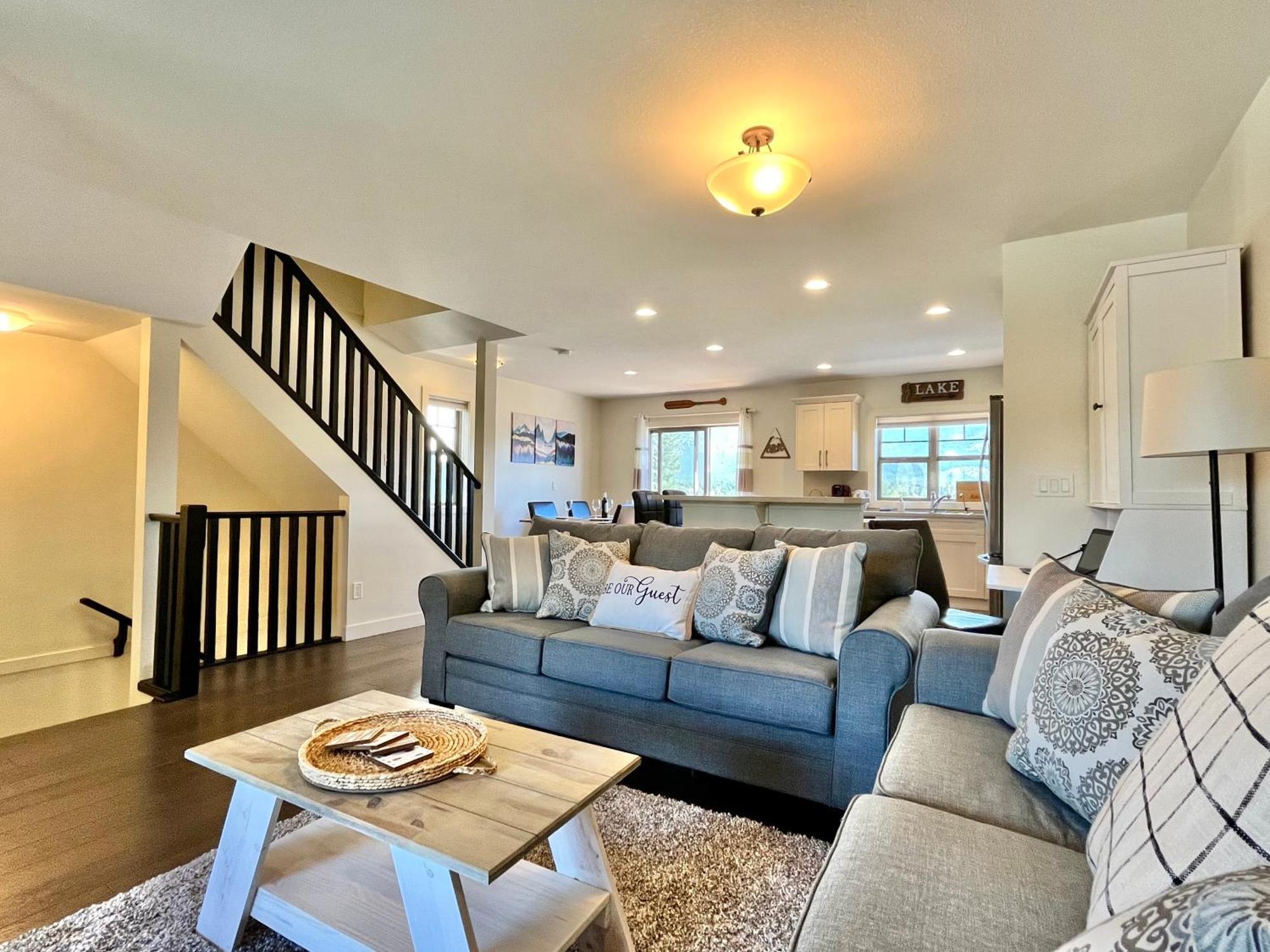 Perfect Base Invermere 3Bd Townhouse Mt Views With Garage Экстерьер фото
