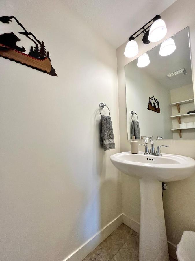 Perfect Base Invermere 3Bd Townhouse Mt Views With Garage Экстерьер фото