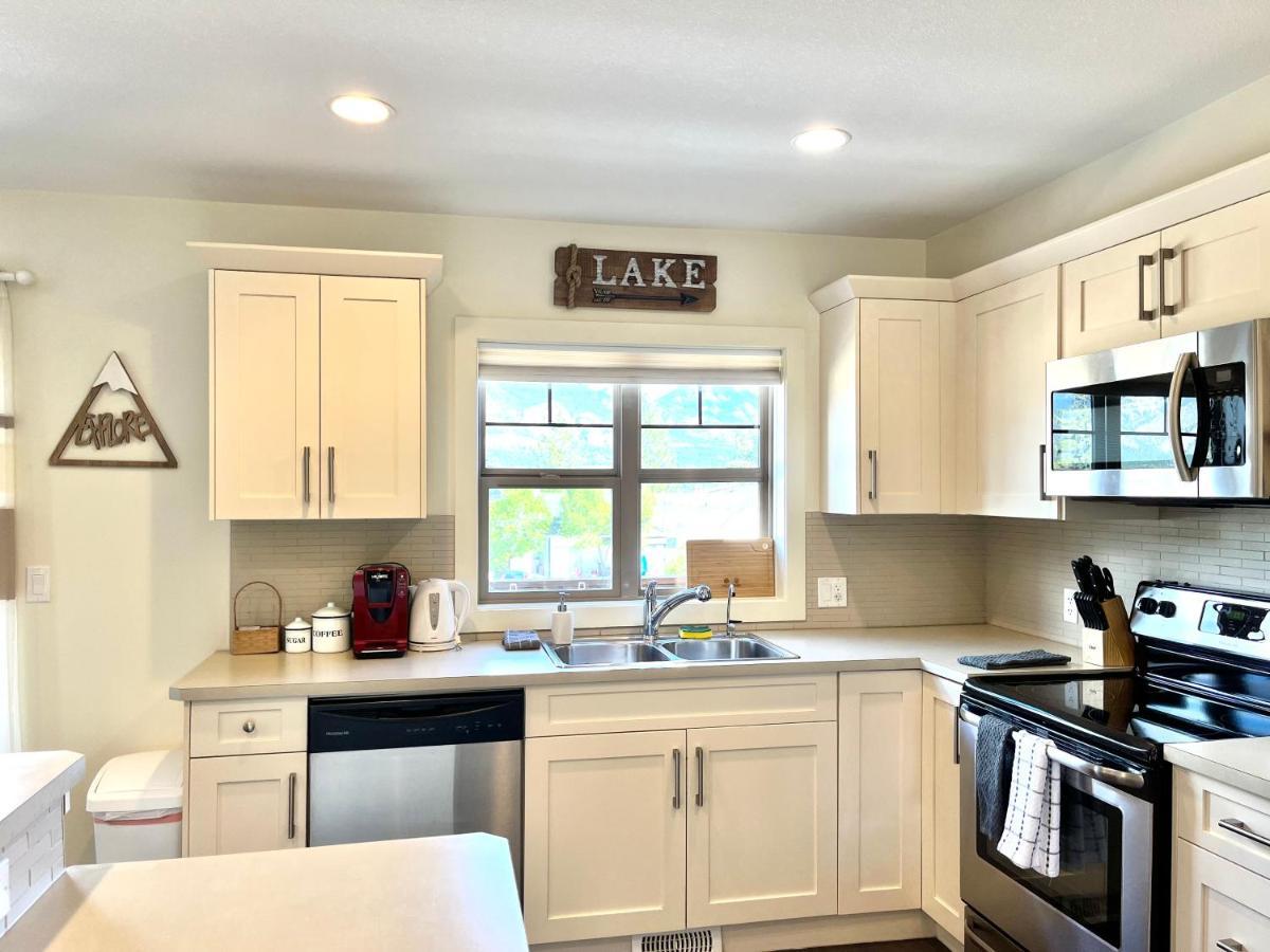 Perfect Base Invermere 3Bd Townhouse Mt Views With Garage Экстерьер фото